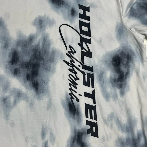 Hollister Men's Black and White Tie-Dye Tee - Picture 2 of 4